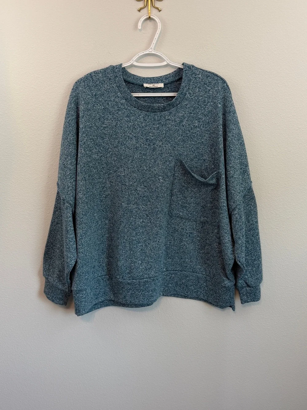 Zenana Outfitters Heathered Blue Crewneck Sweater